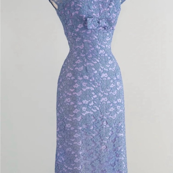 1950's French Blue Lace Wiggle Dress - Picture 5 of 7